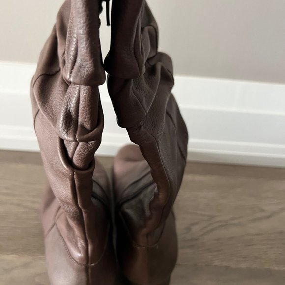 Me Too Brown Leather Boots - Size 8 - Picture 4 of 5